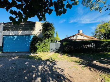 Casa 3 ambientes en venta con Galpón florida oeste