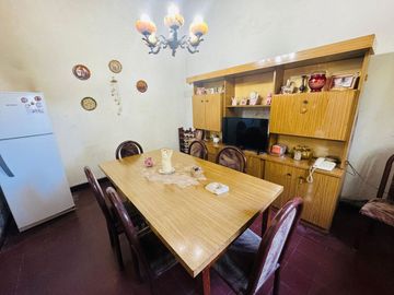 Casa 3 ambientes en venta con Galpón florida oeste