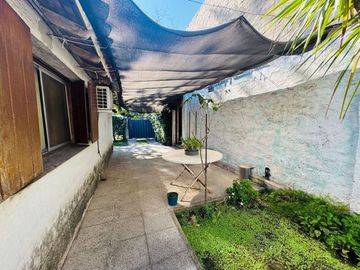 Casa 3 ambientes en venta con Galpón florida oeste