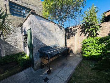Casa 3 ambientes en venta con Galpón florida oeste