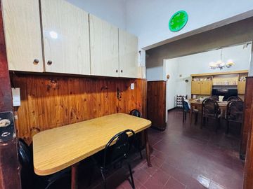 Casa 3 ambientes en venta con Galpón florida oeste