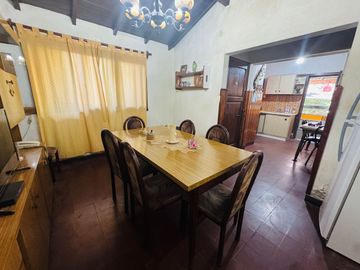 Casa 3 ambientes en venta con Galpón florida oeste