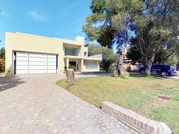 Casa en Venta El Nacional Club de Campo / permuta