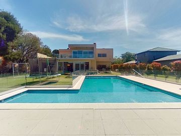 Casa en Venta El Nacional Club de Campo / permuta