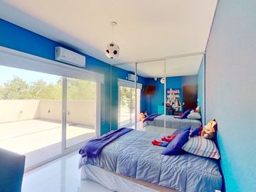 Casa en Venta El Nacional Club de Campo / permuta