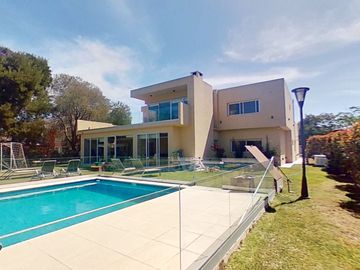 Casa en Venta El Nacional Club de Campo / permuta