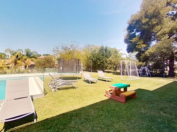 Casa en Venta El Nacional Club de Campo / permuta
