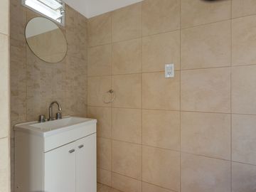 VENTA CASA 2 DORMITORIOS CON PILETA EN FUNES