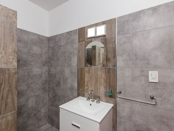VENTA CASA 2 DORMITORIOS CON PILETA EN FUNES