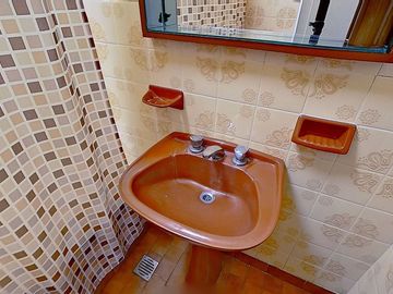 VENTA CASA CUATRO AMBIENTES BECCAR FONDO GARAJE