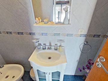 VENTA CASA CUATRO AMBIENTES BECCAR FONDO GARAJE