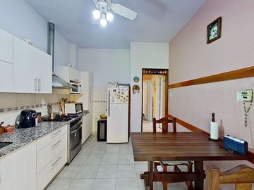 VENTA CASA CUATRO AMBIENTES BECCAR FONDO GARAJE