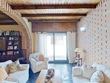 VENTA CASA CUATRO AMBIENTES BECCAR FONDO GARAJE