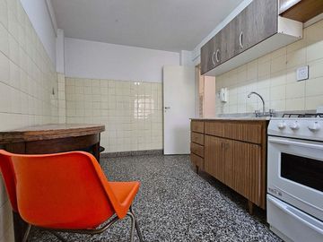 VENTA DEPARTAMENTO 2 AMBIENTES Y COCHERA V URQUIZA