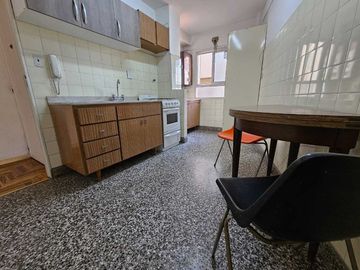 VENTA DEPARTAMENTO 2 AMBIENTES Y COCHERA V URQUIZA