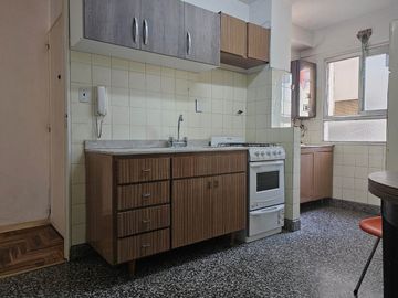 VENTA DEPARTAMENTO 2 AMBIENTES Y COCHERA V URQUIZA