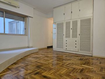 VENTA DEPARTAMENTO 2 AMBIENTES Y COCHERA V URQUIZA