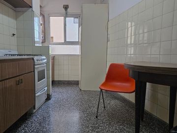 VENTA DEPARTAMENTO 2 AMBIENTES Y COCHERA V URQUIZA