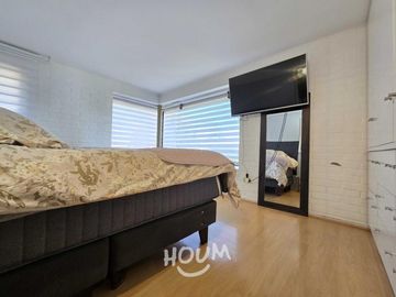 LINDA CASA DE 3 PISOS, METRO QUILIN