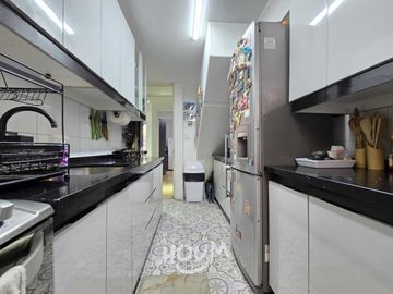 LINDA CASA DE 3 PISOS, METRO QUILIN
