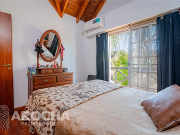 Casa en  venta - Los Robles - Burzaco