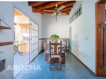Casa en  venta - Los Robles - Burzaco