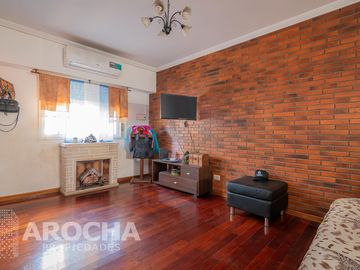 Casa en  venta - Los Robles - Burzaco