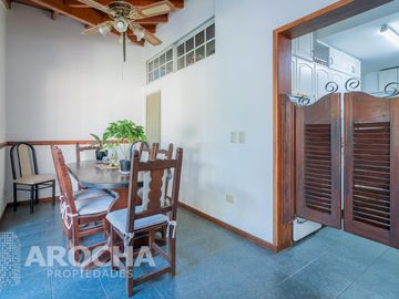 Casa en  venta - Los Robles - Burzaco