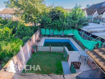 Casa en  venta - Los Robles - Burzaco