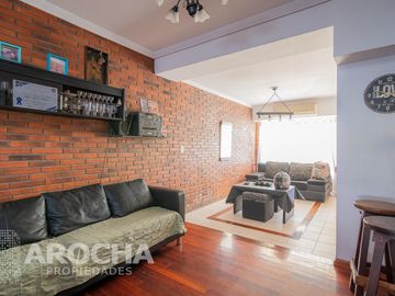 Casa en  venta - Los Robles - Burzaco
