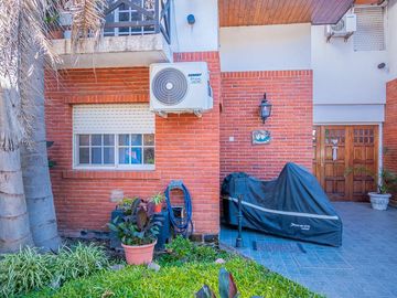 Casa en  venta - Los Robles - Burzaco