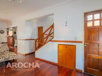 Casa en  venta - Los Robles - Burzaco