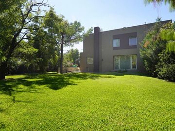 Venta Casa 5 Ambientes en Adrogué