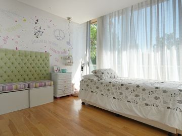 Venta Casa 5 Ambientes en Adrogué
