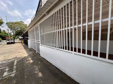 Casa En Venta, Champagnat - Alameda