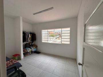 Casa En Venta, Champagnat - Alameda