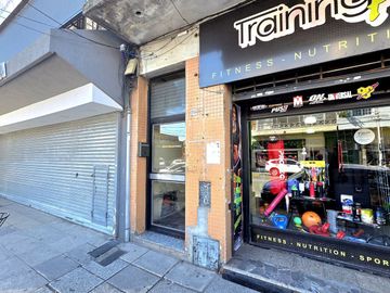 Venta 2 Ambientes Luminoso 1er piso Caseros Centro