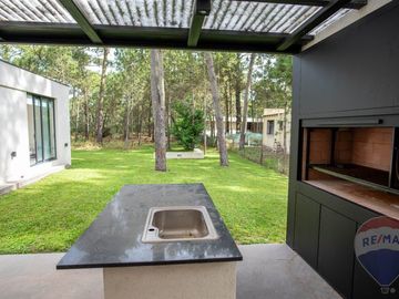 VENTA CASA 5 AMBIENTES A ESTRENAR PINAMAR ALAMOS