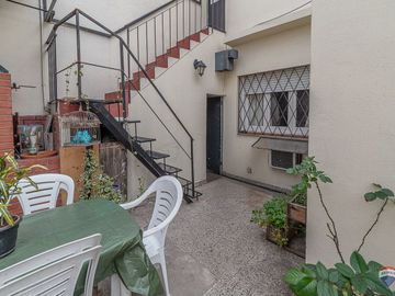 CASA 223M2 VENTA RAMOS MEJIA C/PATIO PARRI + DEPTO
