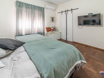 CASA 223M2 VENTA RAMOS MEJIA C/PATIO PARRI + DEPTO