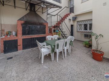 CASA 223M2 VENTA RAMOS MEJIA C/PATIO PARRI + DEPTO