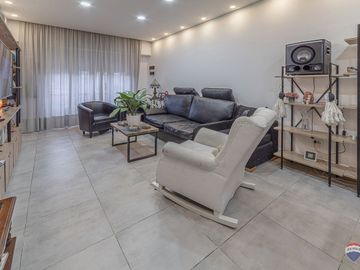 CASA 223M2 VENTA RAMOS MEJIA C/PATIO PARRI + DEPTO
