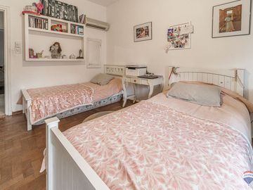 CASA 223M2 VENTA RAMOS MEJIA C/PATIO PARRI + DEPTO