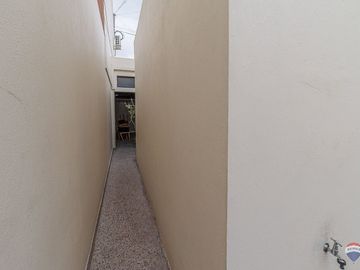 CASA 223M2 VENTA RAMOS MEJIA C/PATIO PARRI + DEPTO