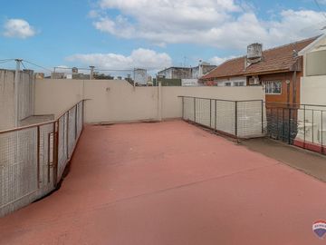 CASA 223M2 VENTA RAMOS MEJIA C/PATIO PARRI + DEPTO