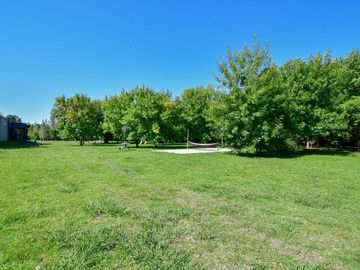 CASA EN VENTA LA PLATA SOBRE 1,6 HECTÁREAS PILETA