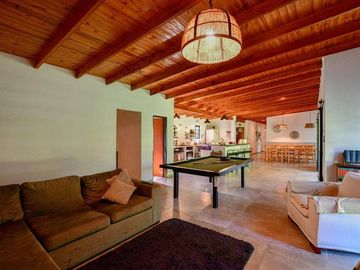 CASA EN VENTA LA PLATA SOBRE 1,6 HECTÁREAS PILETA