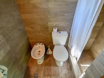 CASA EN VENTA LA PLATA SOBRE 1,6 HECTÁREAS PILETA