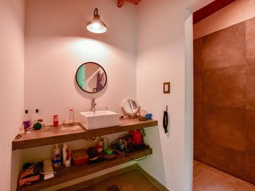 CASA EN VENTA LA PLATA SOBRE 1,6 HECTÁREAS PILETA