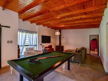 CASA EN VENTA LA PLATA SOBRE 1,6 HECTÁREAS PILETA